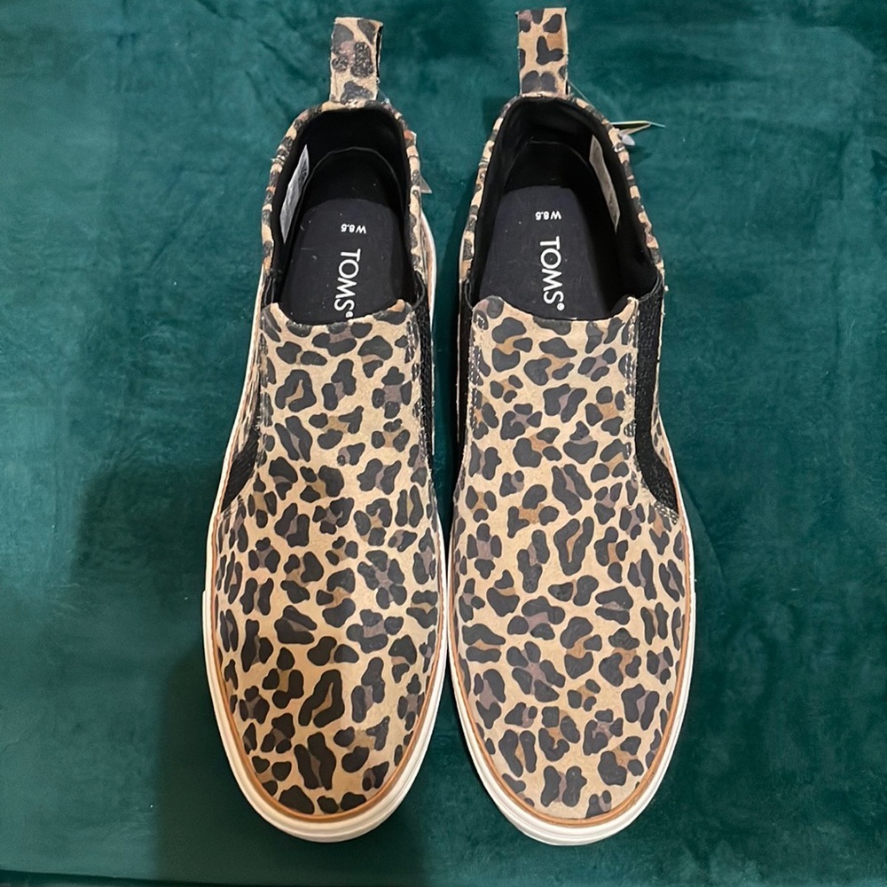 NWT TOMS Bryce Slip On Sneakers